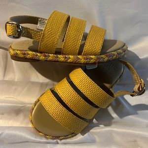 New Janie and Jack yellow toddler size 7 sandals.